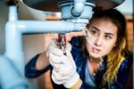 Read more about the article Hoe een leidinglek op te lossen, 5 tijdelijke oplossingen